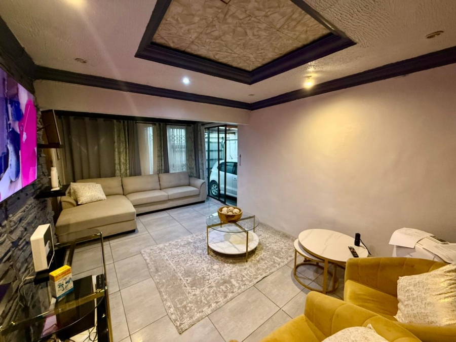 4 Bedroom Property for Sale in Mandela Park Western Cape